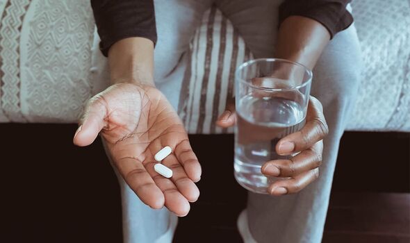 Paracetamol kết hợp với các loại thuốc nào sẽ làm tăng nguy cơ chảy máu?